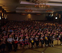 當天，共有1250名會眾前往觀賞兒童劇-五色鹿王。【攝影：劉鎮意】